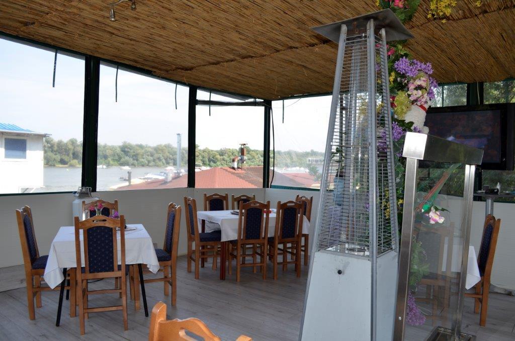 Splav Guest Hause Gusar Hotel เบลเกรด ภายนอก รูปภาพ